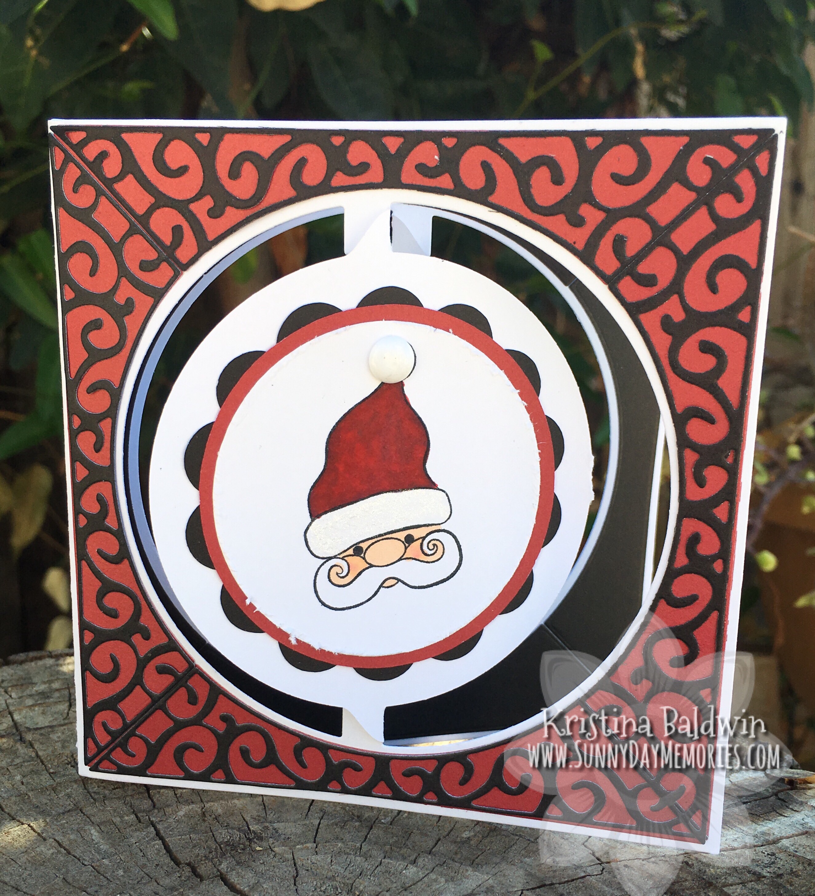 Santa Circle Accordion Card