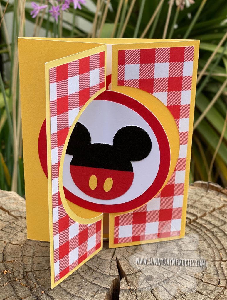 Mickey Mouse Circle Twist & Turn Gatefold Card